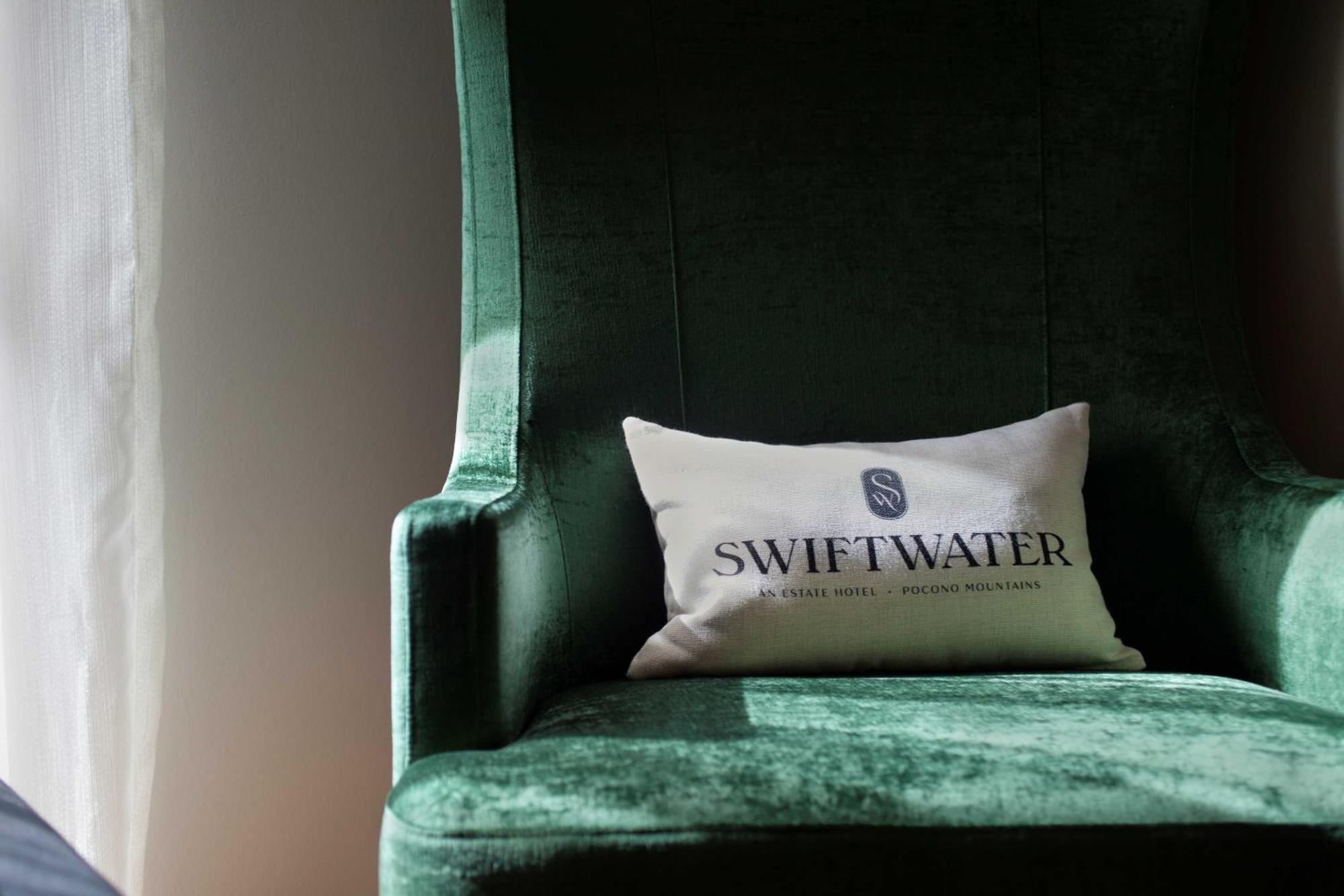 The Swiftwater Hotel Kültér fotó